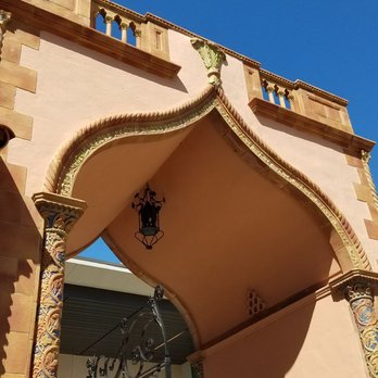 The Ringling - Entrance to the Welcome Center - Art Museums Near Me - Sarasota, Florida
