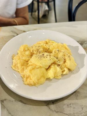 Dozen Bakery by null