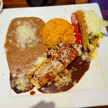 El Rancho Grande Mexican Restaurant - Combination #6 - Mexican Near Me - Cincinnati, Ohio El Rancho Grande Mexican Restaurant - Combination #6 - Mexican Near Me - Cincinnati, Ohio