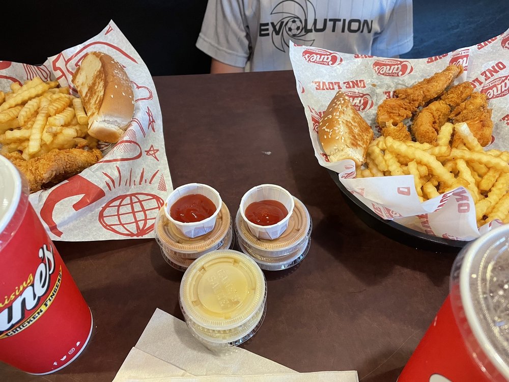 RAISING CANE’S CHICKEN FINGERS 41 Photos & 108 Reviews 2901 State