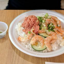 The One Cafe - Sushi poke bowl with rice