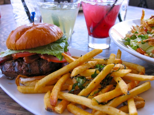 Twigs Bistro and Martini Bar by null