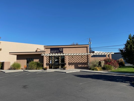 Nichole Alvarado - CENTURY 21 Alsted Real Estate