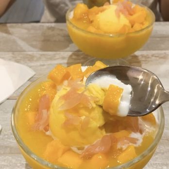 Mango Mango Dessert - A3. Snow White Mango Juice with Sago and Pomelo with Ice Cream - Desserts Near Me - New York, New York Mango Mango Dessert - A3. Snow White Mango Juice with Sago and Pomelo with Ice Cream - Desserts Near Me - New York, New York