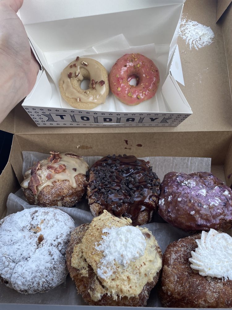 PARLOR DOUGHNUTS 12 Photos & 16 Reviews 1764 Madison St Clarksville