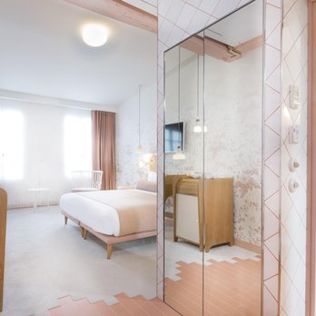 Le Lapin Blanc 42 Photos 18 Reviews Hotels 41 Boulevard Saint Michel Paris France Phone Number Yelp