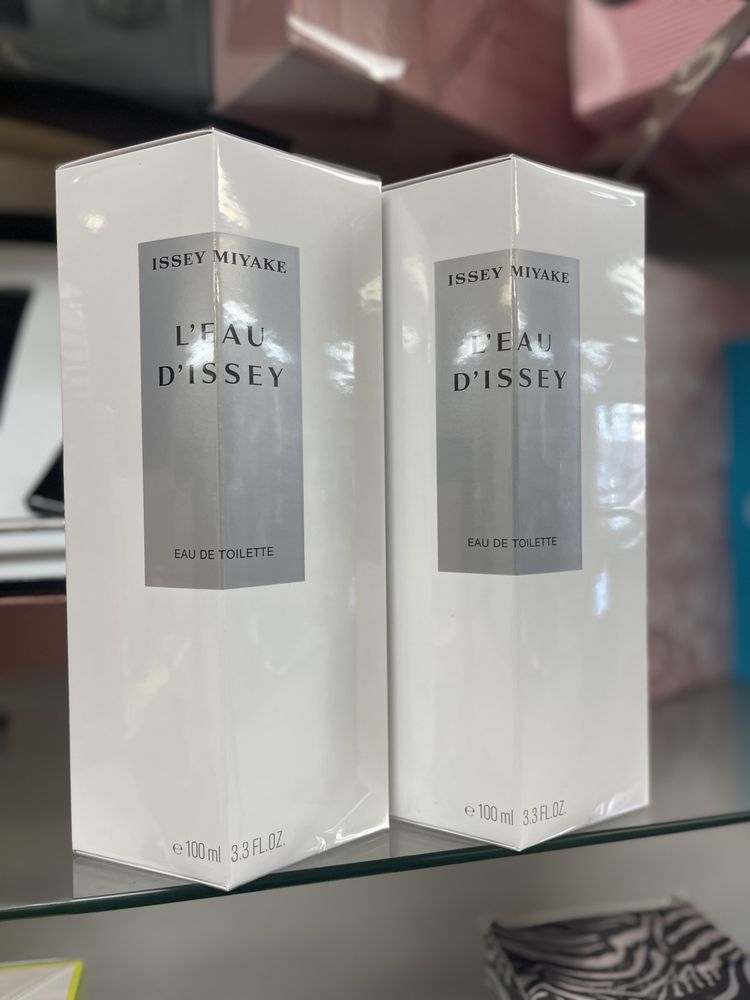 Perfumes & Brandname Sunglasses Logo