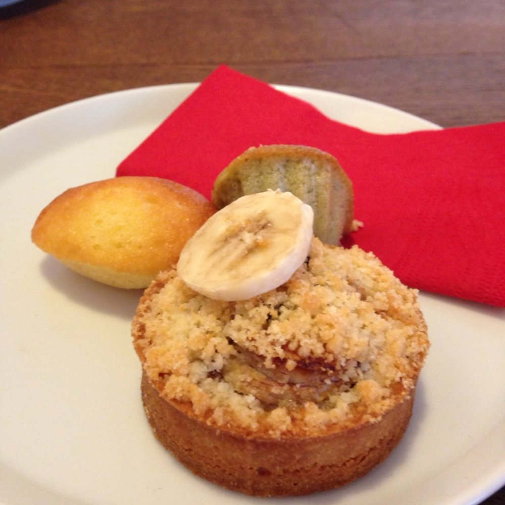 Petit Gâteau - Madeleines et banane chocolat crumble - Bakeries Near Me - Amsterdam, New Hampshire Petit Gâteau - Madeleines et banane chocolat crumble - Bakeries Near Me - Amsterdam, New Hampshire