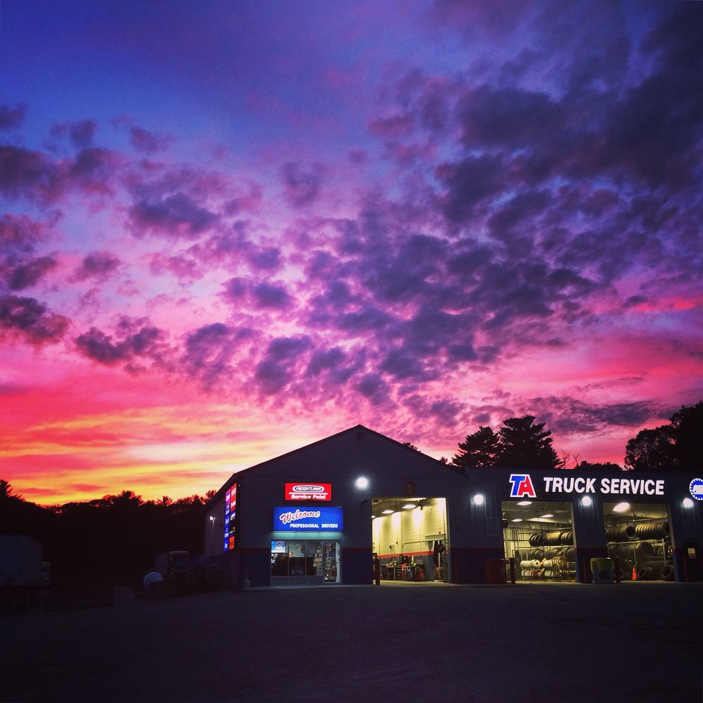 R I’S ONLY 24 HOUR TRUCK & AUTO PLAZA 849 Victory Hwy, West Greenwich