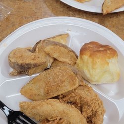 Lee's Famous Recipe Chicken
