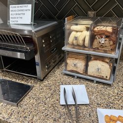 Hyatt Place LAX Airport Parking - Breakfast
