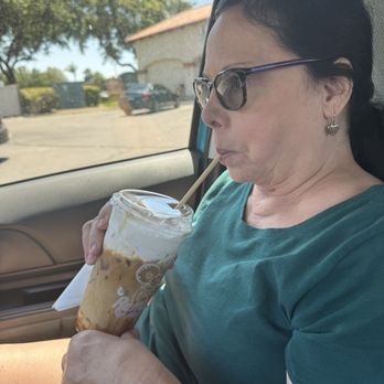 Randy's Donuts - Coffee & Tea Near Me - Clovis, California