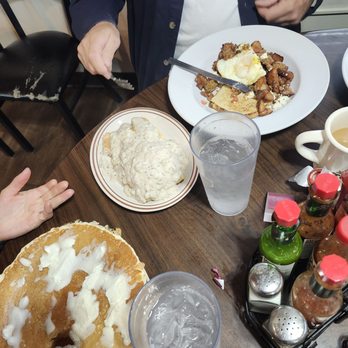Big Y Cafe - Adobada, biscuit and gravy. - Breakfast & Brunch Near Me - Peshastin, Washington Big Y Cafe - Adobada, biscuit and gravy. - Breakfast & Brunch Near Me - Peshastin, Washington