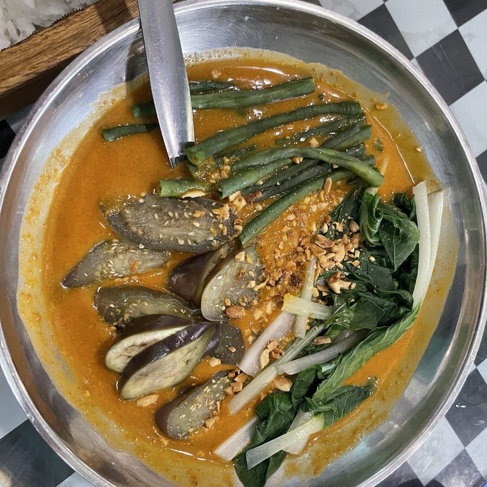 TGIF Resto - Kare-kareng gulay. - Filipino Near Me - Solano, NUV