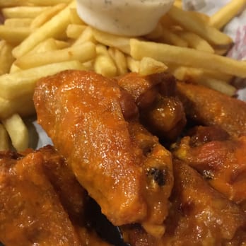 StickyWings - Yummmmmmmm ! Authentic - New American Near Me - London, XGL