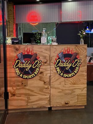 Daddy'Os BBQ & Sports Bar by null