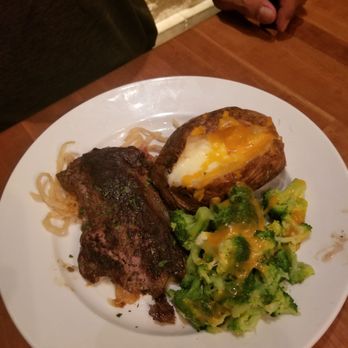 Cheddar's Scratch Kitchen - Steak, potato and broccoli with corn - American Near Me - Orlando, Florida Cheddar's Scratch Kitchen - Steak, potato and broccoli with corn - American Near Me - Orlando, Florida