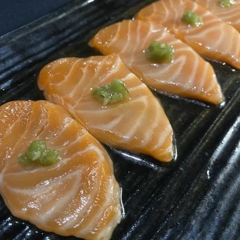 Kaviar Restaurants - Pasadena - Salmon sashimi - Sushi Bars Near Me - Pasadena, California