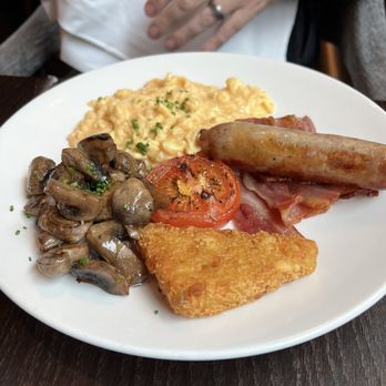 The Montagu - English Breakfast - British Near Me - London, XGL The Montagu - English Breakfast - British Near Me - London, XGL