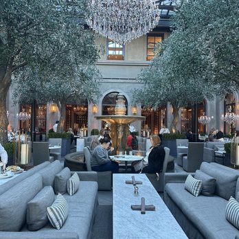 Restoration Hardware - Furniture Stores Near Me - Nashville, Tennessee