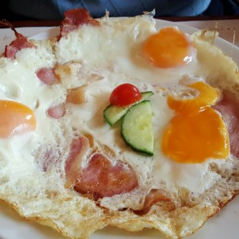 Café Louvre - Café Louvre: Baked ham and eggs. Recommended! - Cafes Near Me - Prague, Puerto Rico