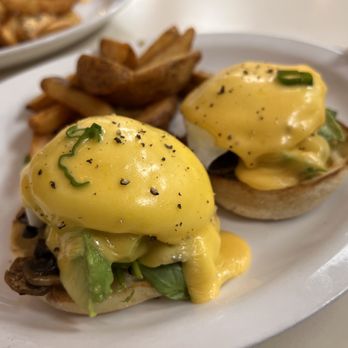 PK’s Cafe - Avo Bello Eggs Benedict - Burgers Near Me - Port Coquitlam, British Columbia PK’s Cafe - Avo Bello Eggs Benedict - Burgers Near Me - Port Coquitlam, British Columbia