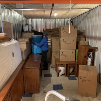 Chipman Relocation & Logistics - Agent for United Van Lines - Loading the storage unit - Movers Near Me - Garden Grove, California Chipman Relocation & Logistics - Agent for United Van Lines - Loading the storage unit - Movers Near Me - Garden Grove, California