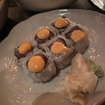 Double Knot - Spicy tuna roll - Sushi Bars Near Me - Philadelphia, Pennsylvania