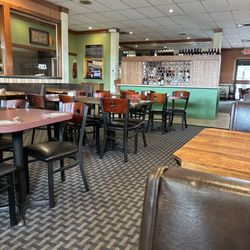 Sal's Ristorante & Pizzeria - Dining room