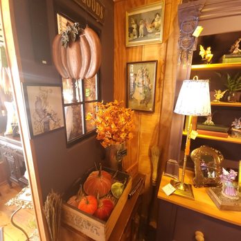 Harvest Creek - Antiques Near Me - Winterset, Iowa Harvest Creek - Antiques Near Me - Winterset, Iowa