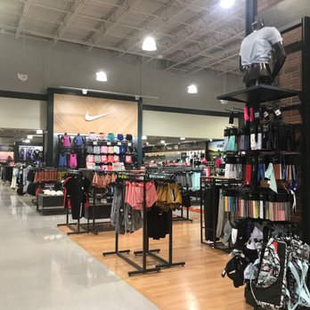 DICK'S Sporting Goods - Outdoor Gear Near Me - Roseville, California