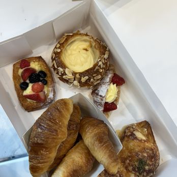 Paris Baguette - Freshly baked - Bakeries Near Me - Arcadia, California