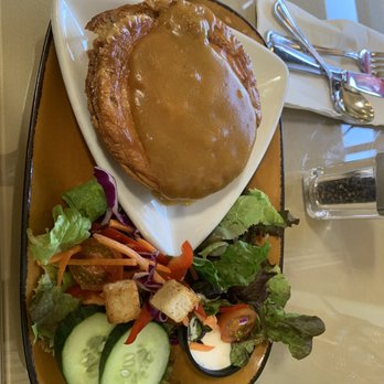 Linn's Restaurant - Chicken pot pie - American Near Me - Cambria, California