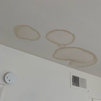 Madison Rockwood - Water stain in bedroom from roof leak - Apartments Near Me - Ballwin, Missouri Madison Rockwood - Water stain in bedroom from roof leak - Apartments Near Me - Ballwin, Missouri