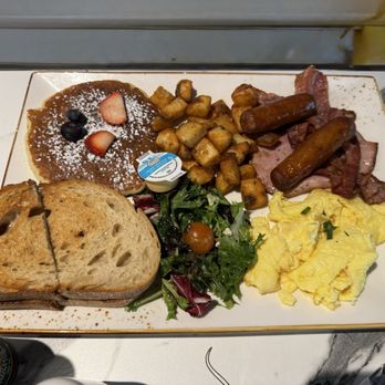 Siempre Restaurant - Big Skillet & Sweet - Breakfast & Brunch Near Me - Toronto, Ontario Siempre Restaurant - Big Skillet & Sweet - Breakfast & Brunch Near Me - Toronto, Ontario