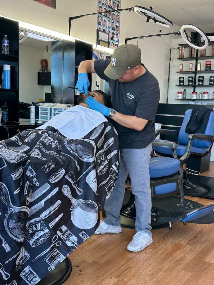 Los Cheles Barbers Logo