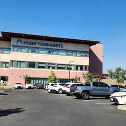 Kaiser Permanente - Outside