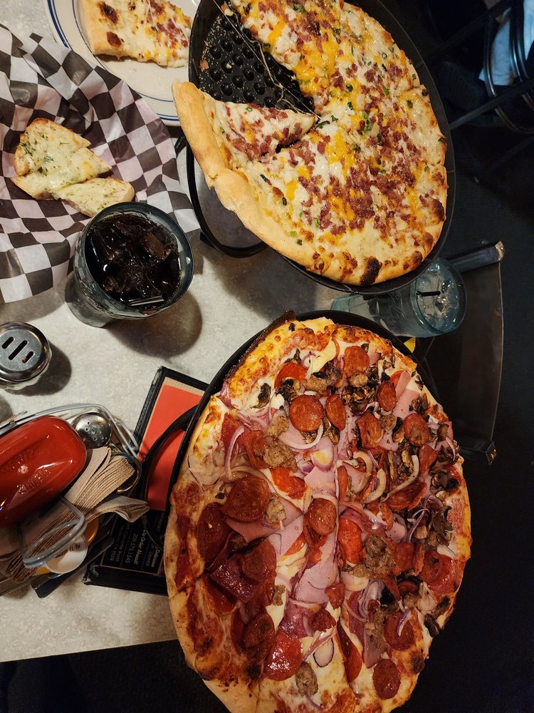 Michael's Pizza Bar and Grill