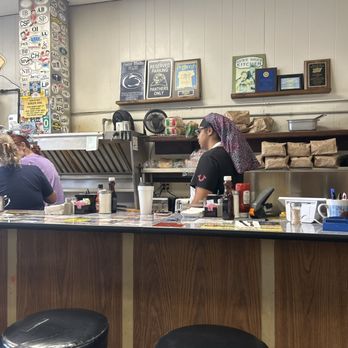 Gab & Eat - The counter - Breakfast & Brunch Near Me - Carnegie, Pennsylvania