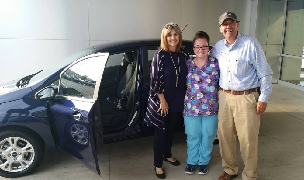 RISER FORD LINCOLN Updated September 2024 29 Reviews 4201 Central