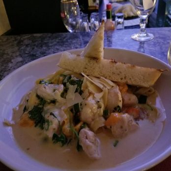 Bistro781 - Chicken Fettuccine @ the bar - Breakfast & Brunch Near Me - Waltham, Massachusetts