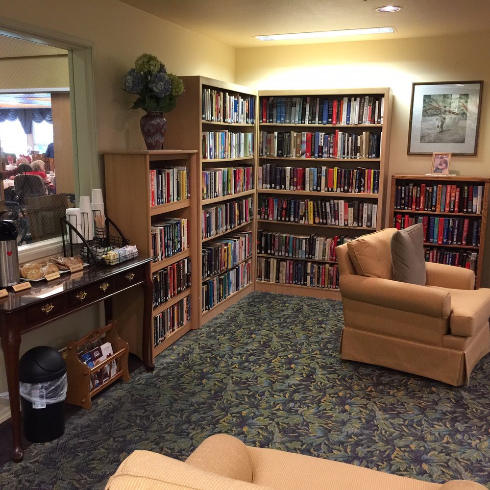 Fountain Plaza - Library - Retirement Homes Near Me - Medford, Oregon