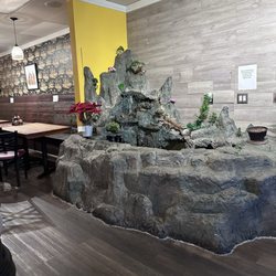 Krungthep Thai and Pho - A fountain inside