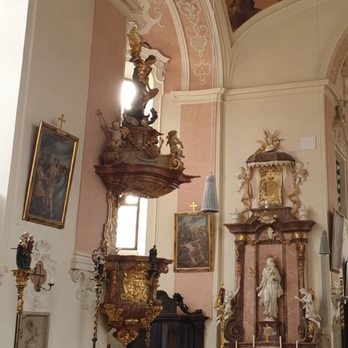 St Georg - Kanzel und Nebenaltar - Religious Organizations Near Me - Ellingen, BY