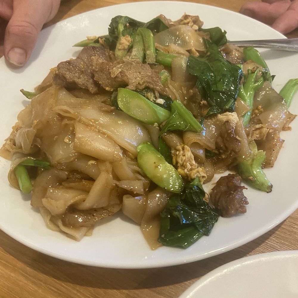 Bangkok Broiler - 59. Pad See Ew - Thai Near Me - Hesperia, California Bangkok Broiler - 59. Pad See Ew - Thai Near Me - Hesperia, California