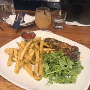 Napa Palisades Saloon - Steak and fries - Sports Bars Near Me - Napa, California