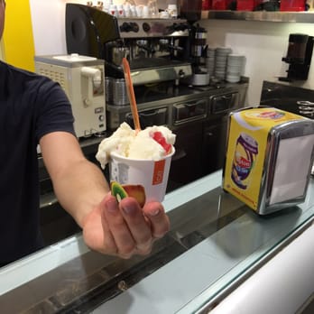 ZOKA - Delicious gelato made on site. Super friendly staff. - Chocolatiers & Shops Near Me - Évora, 07