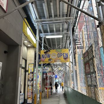 Beard Papa's - Open sign! - Bakeries Near Me - New York, New York