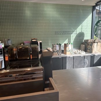Starbucks - Coffee & Tea Near Me - San Juan, Puerto Rico