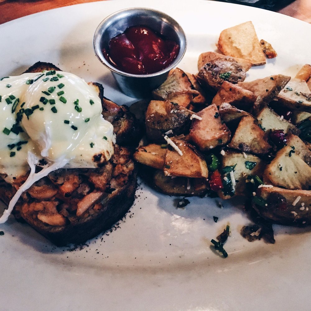 Roaring Fork - Smoked Salmon Benedict - New American Near Me - Austin, Texas Roaring Fork - Smoked Salmon Benedict - New American Near Me - Austin, Texas
